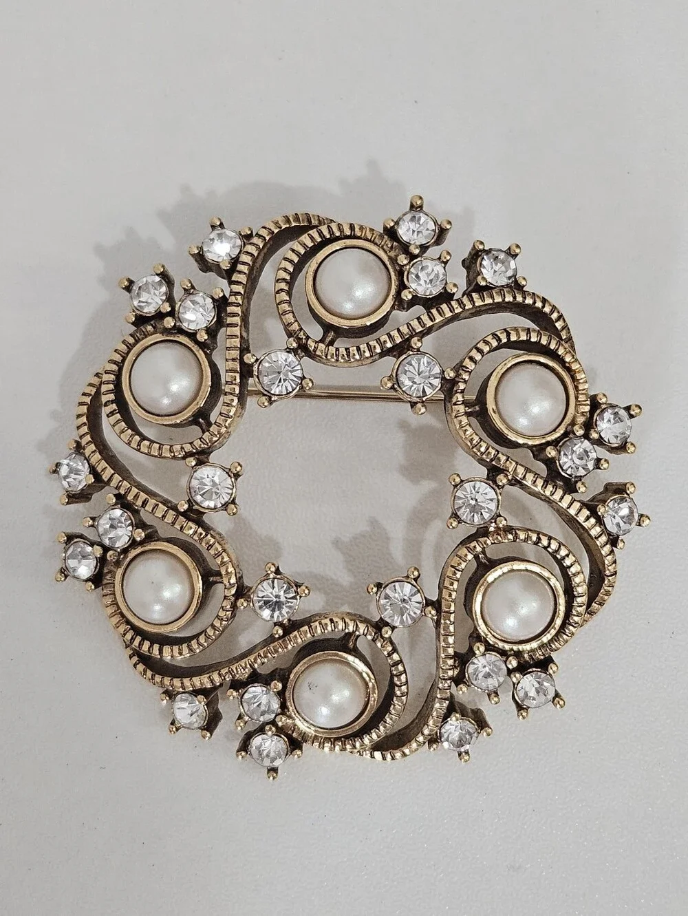 Monet Vintage Faux Pearl & Rhinestone Gold Tone Wreath Brooch Pin